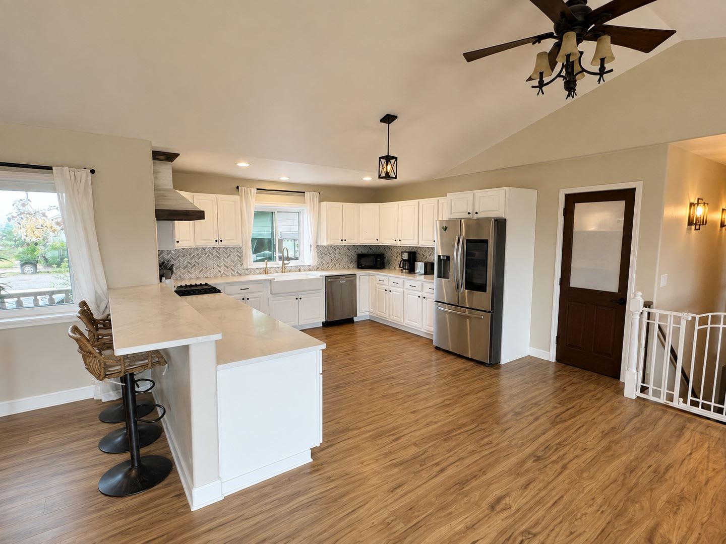 Spacious 4 Bed Home with Finished Basement, Solar, Sauna, Pool Table & Fenced Yard – photo 2