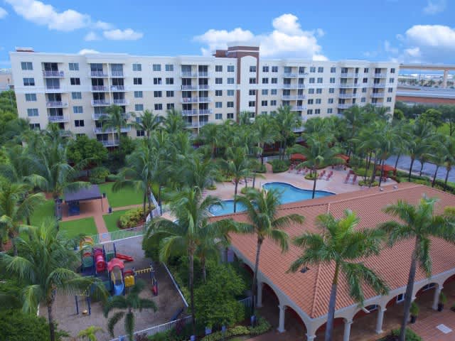 Royal Palms – photo 2