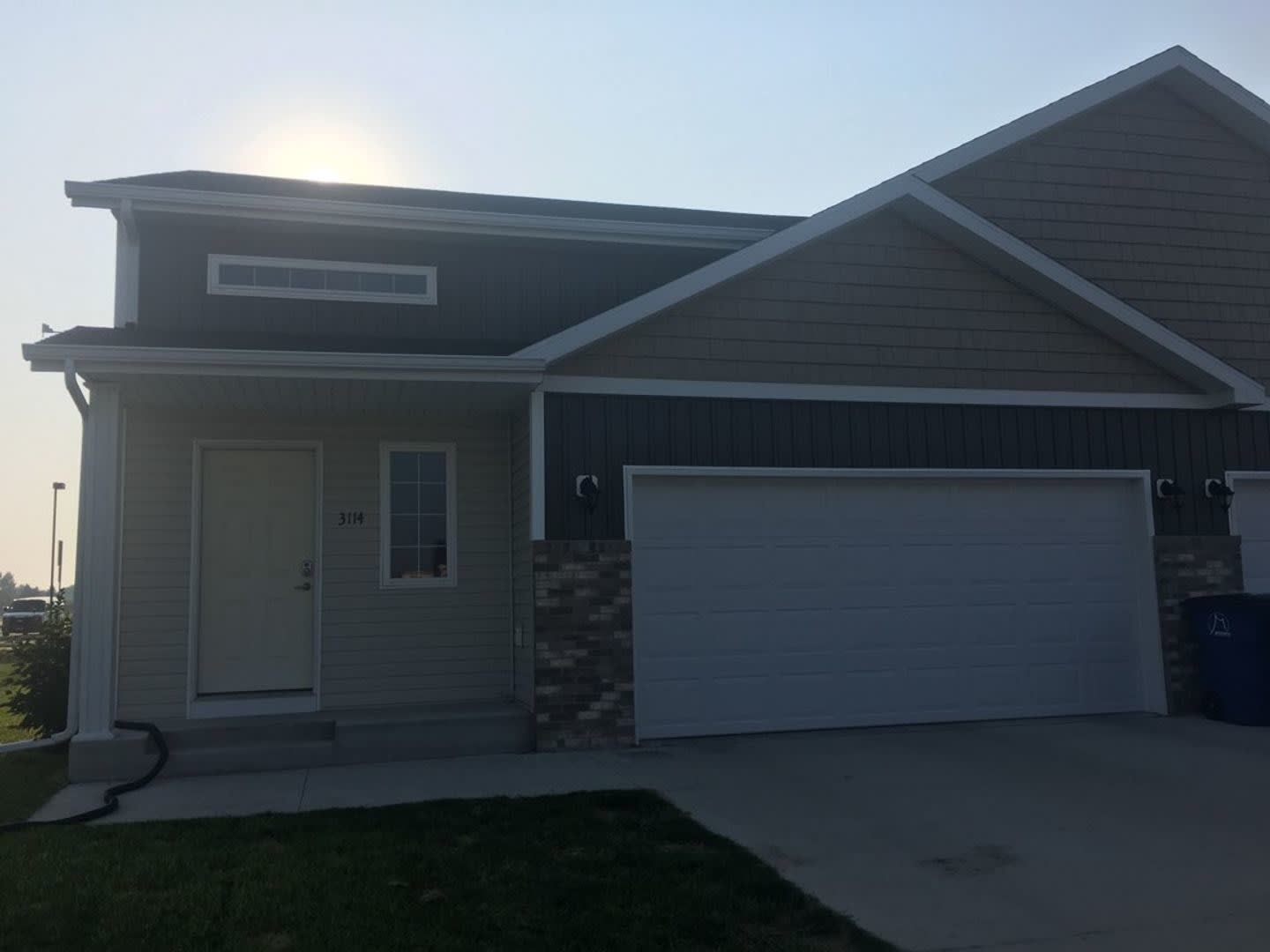 3 Bed 2.5 Bath Twin Home – photo 1