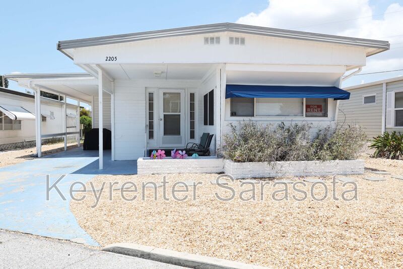 2205 Minnesota Ave – photo 2
