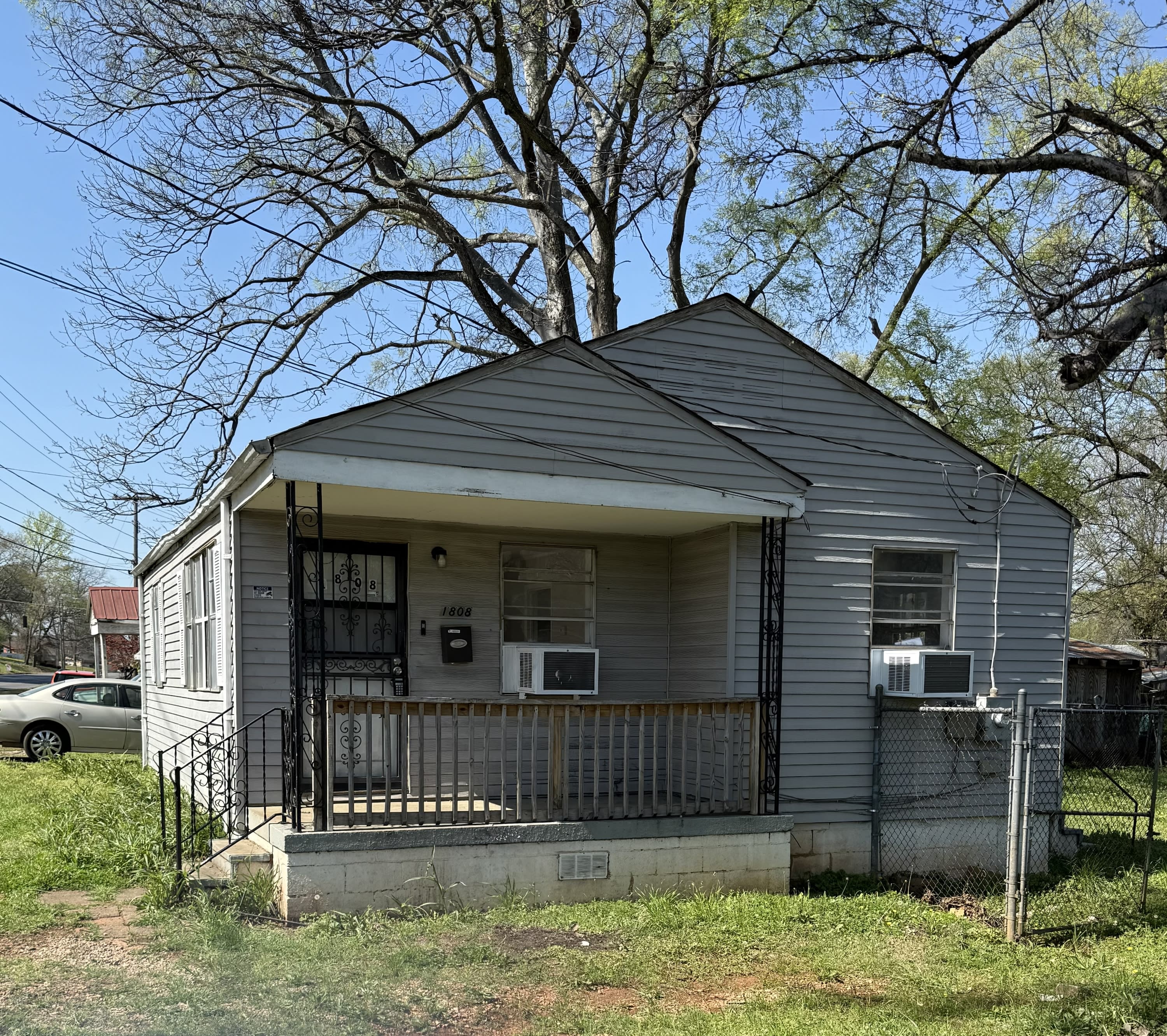 1808 Jefferson Avenue Southwest – photo 1
