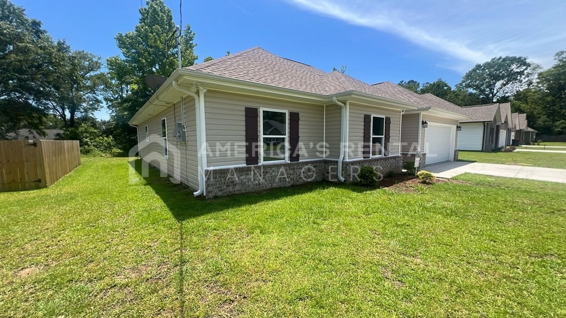 Home for Rent in Bay Minette, AL!! Available to View Now! – photo 2
