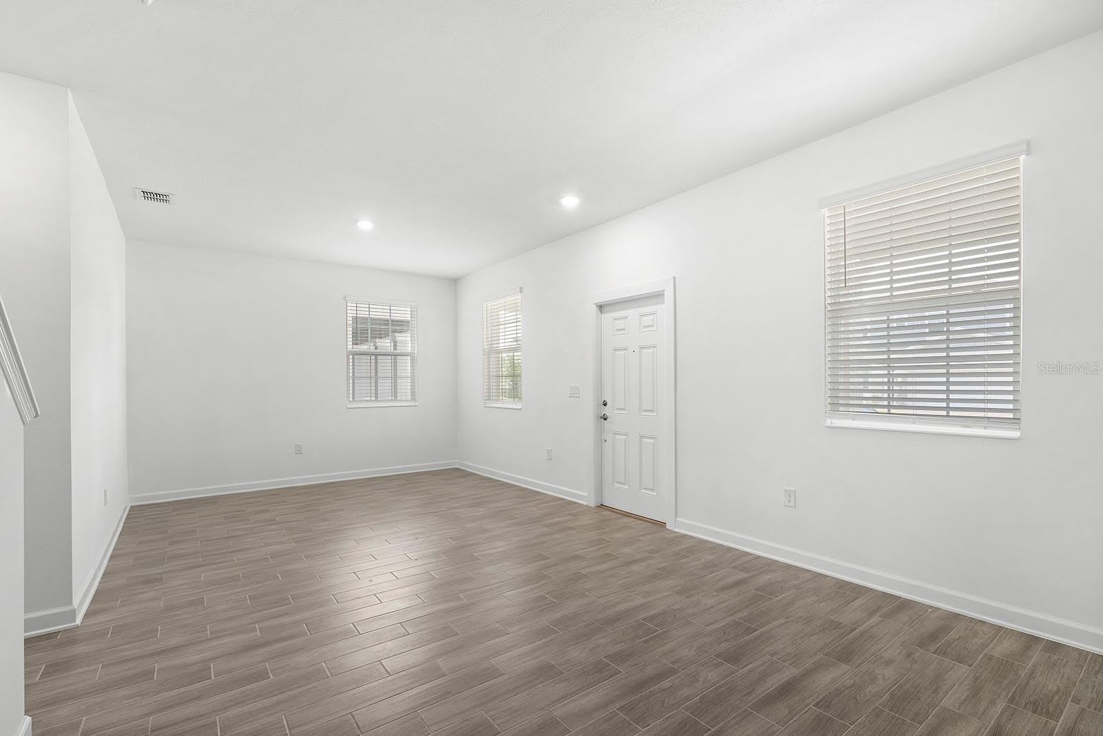 3039 ELLA Way – photo 4