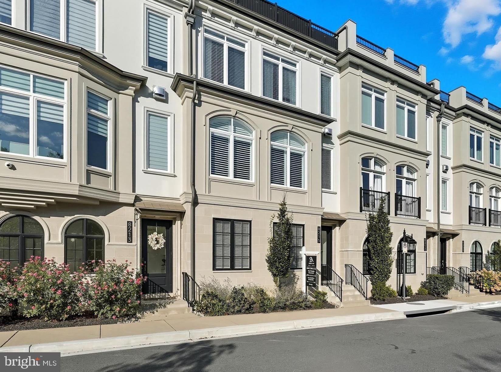 8215 RIVER Road – photo 1