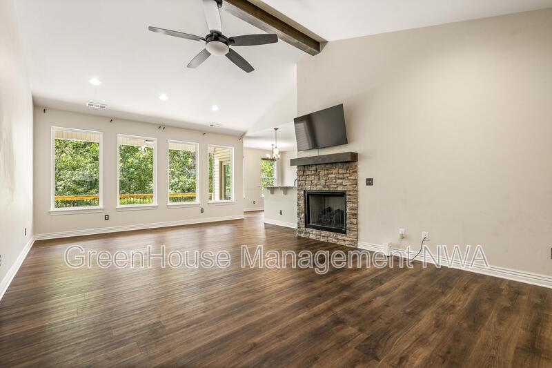 6 Lyneham Ln – photo 3