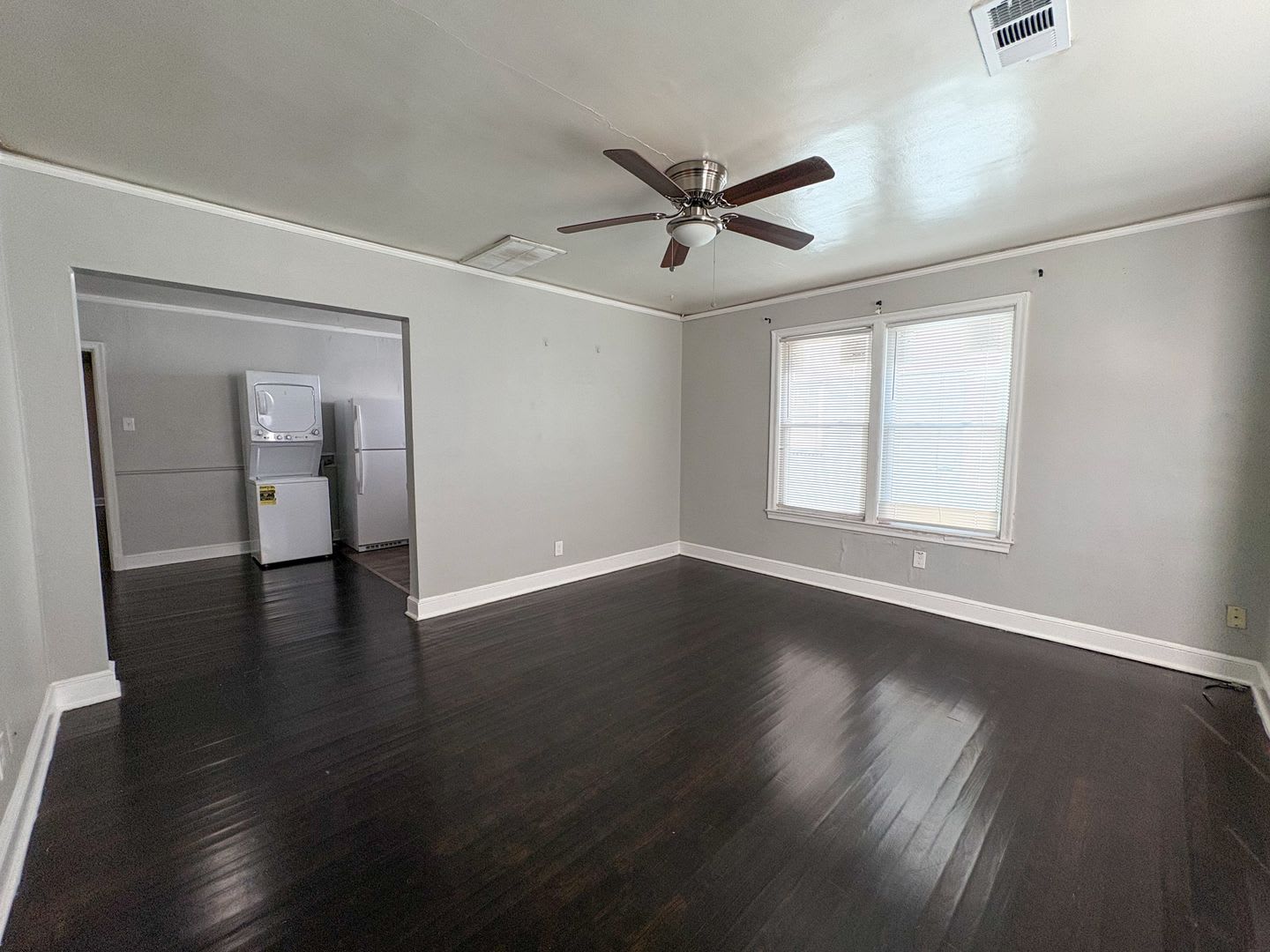 2 Bedroom 1 Bath Apartment Near Overton Park – photo 2