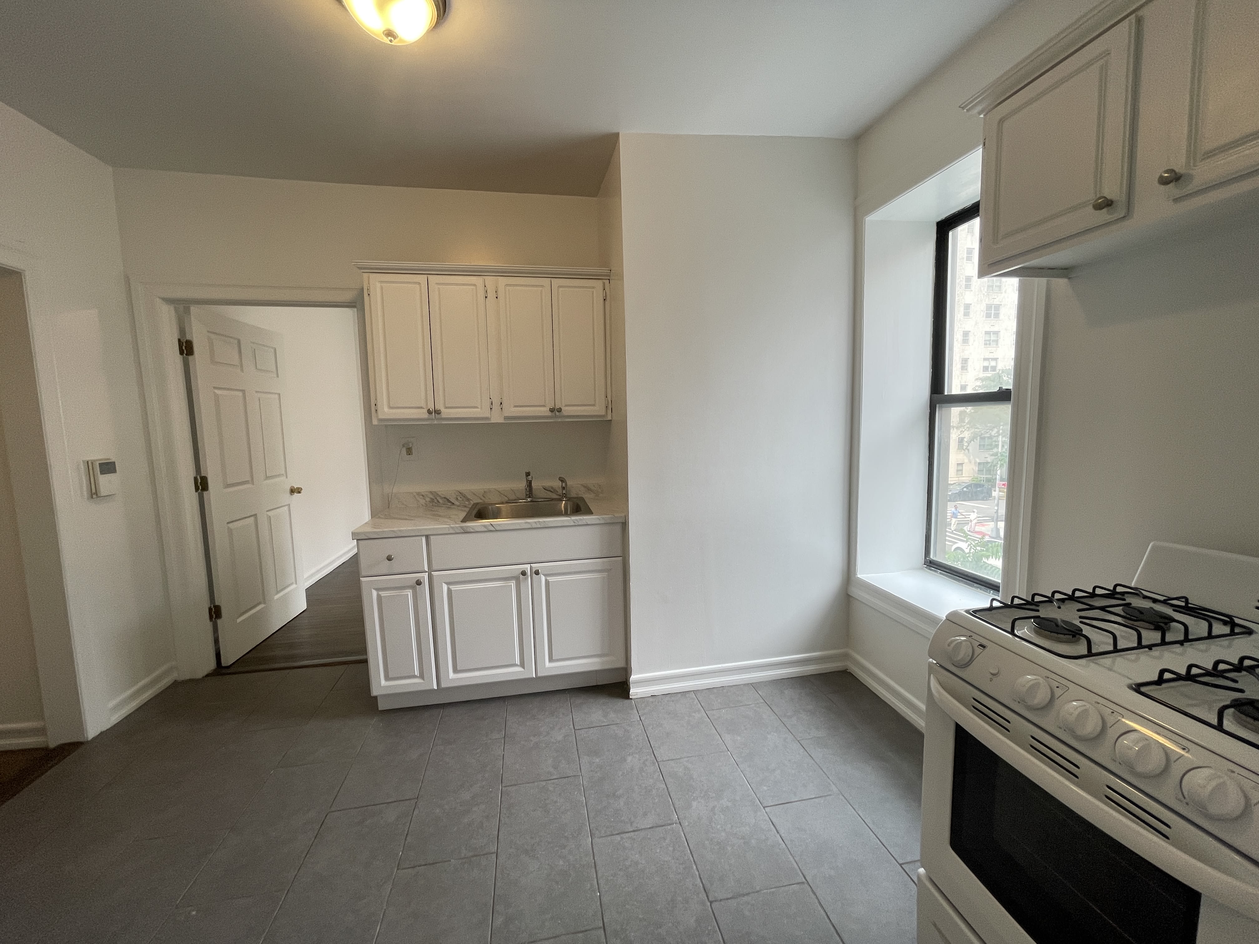 1427york Ave – photo 3