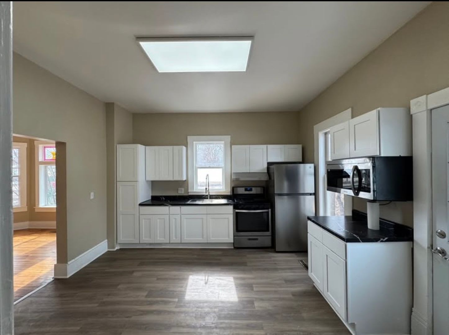 Newly Updated 5 Bedroom 2 Bath Home Spacious Modern Move In Ready – photo 2