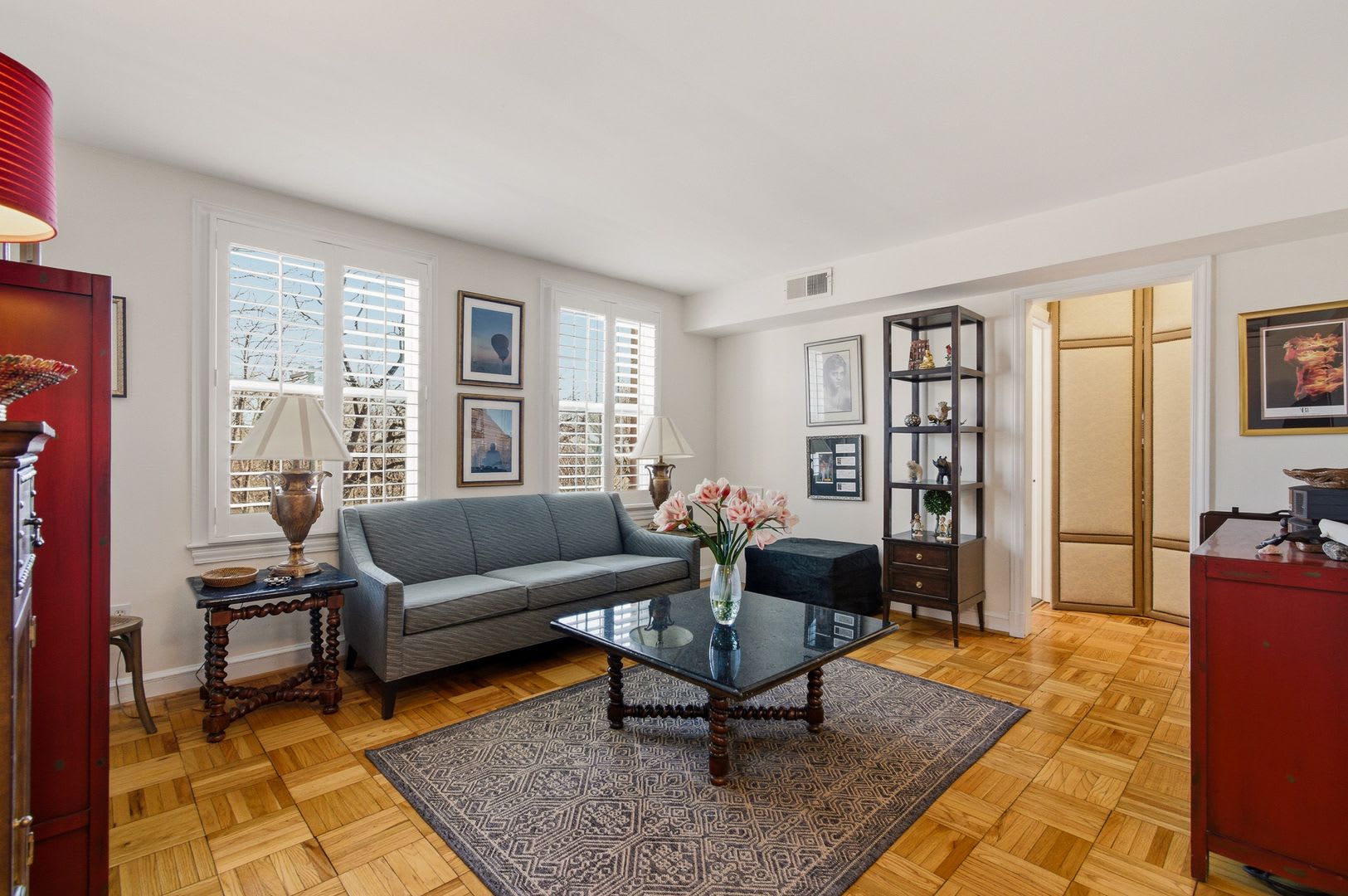 Top Floor Ordway Gardens One Bedroom-Fully Furnished, One Parking Space, & More! – photo 3