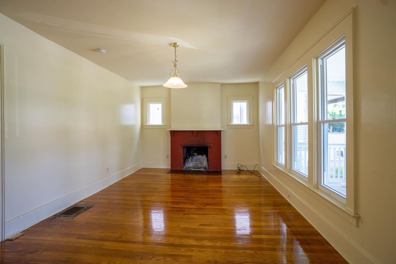 2424 E Genesee – photo 4