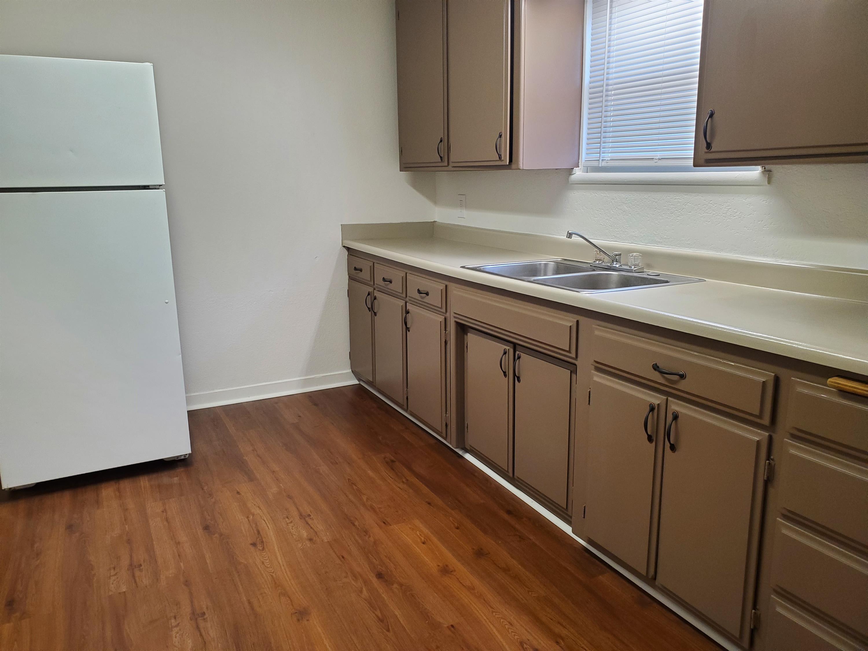 430 Robinson Avenue – photo 5