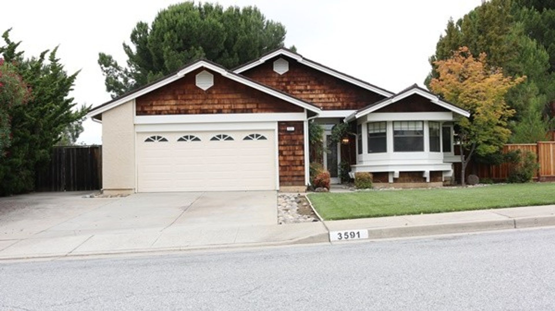 4300 Excellent 3 Bed 2 Bath Home – photo 1