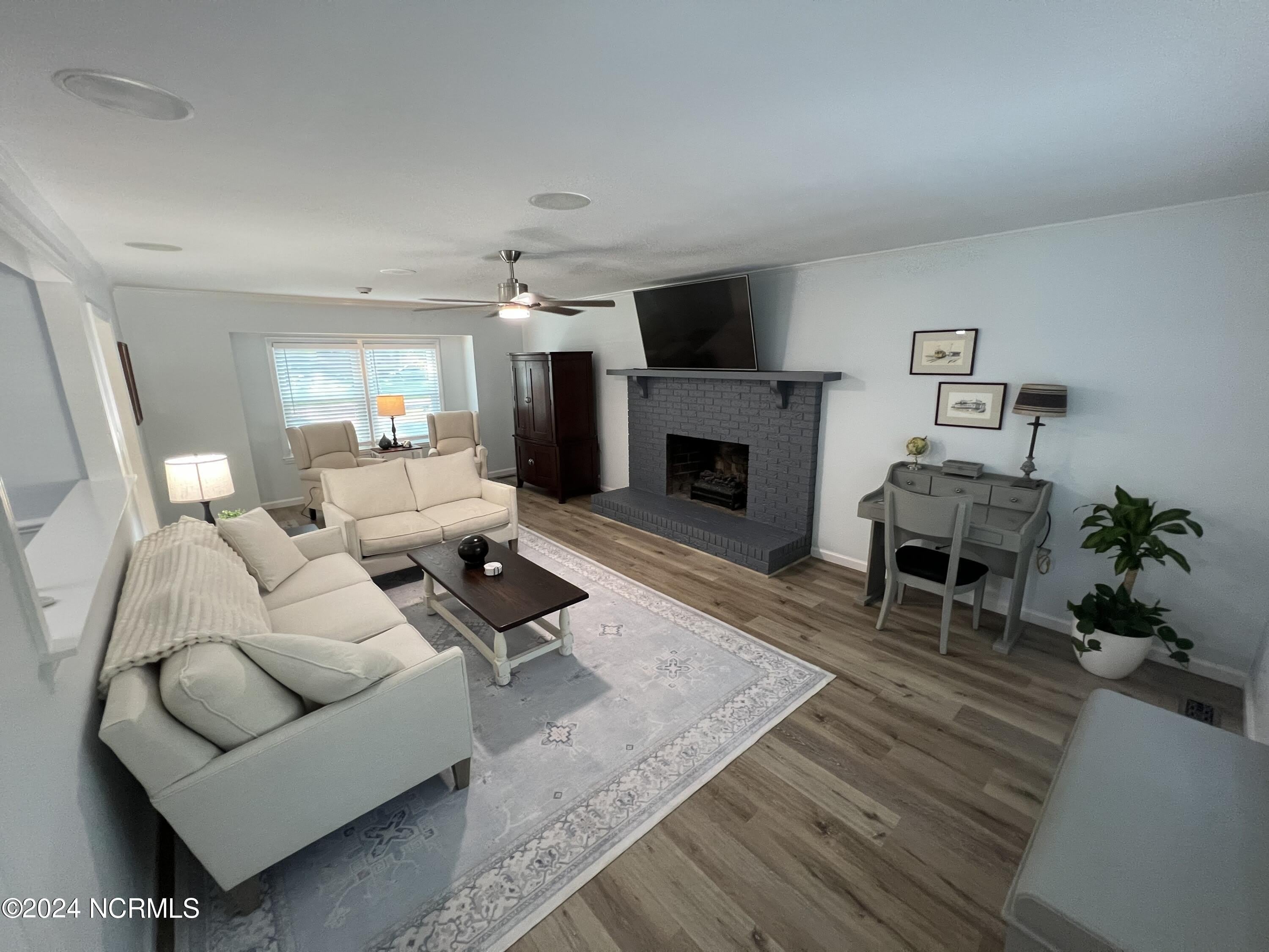 518 Rose Avenue – photo 2