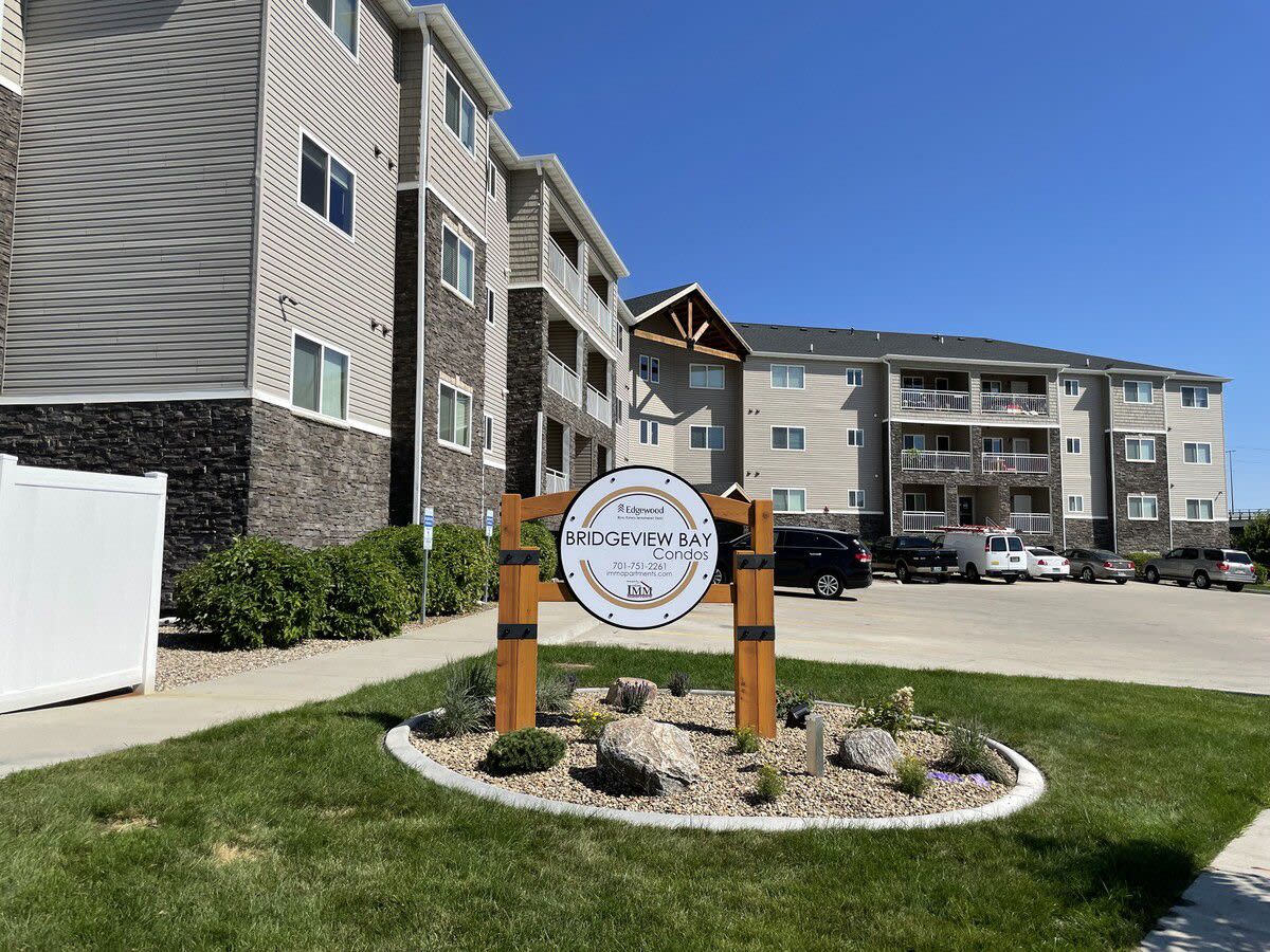 Bridgeview Bay Condos – photo 1