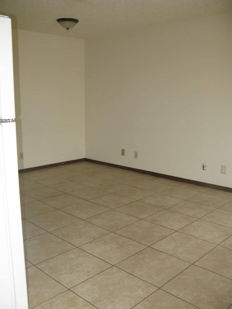 1009 NE 7th St – photo 2