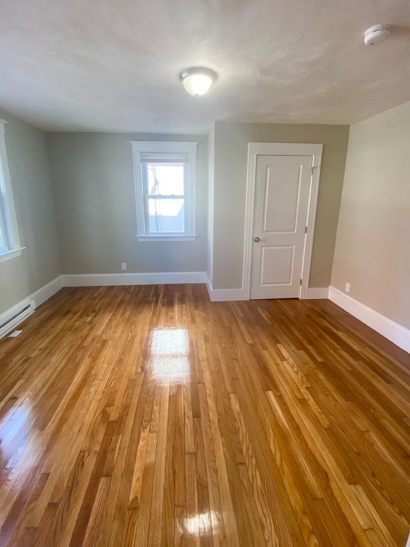 SALEM 3-Bed, 1-Bath – photo 4