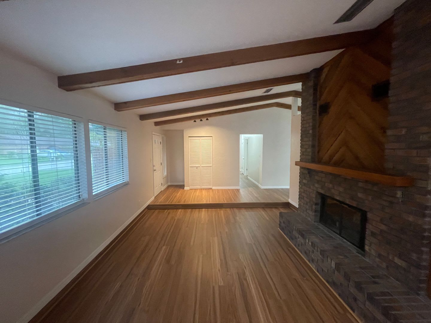 Charming Home In Sought After Hidden Oaks Community – photo 3
