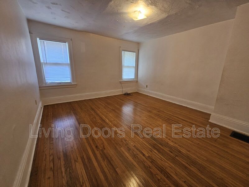 2135 Garfield St. – photo 5