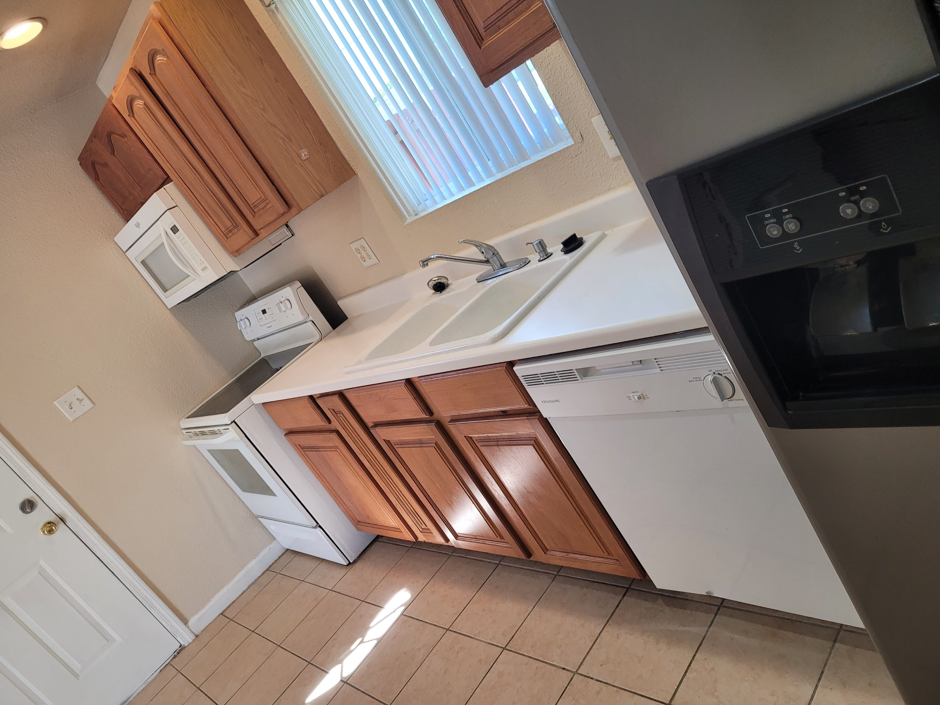 301-1 Greenbriar Rd – photo 4
