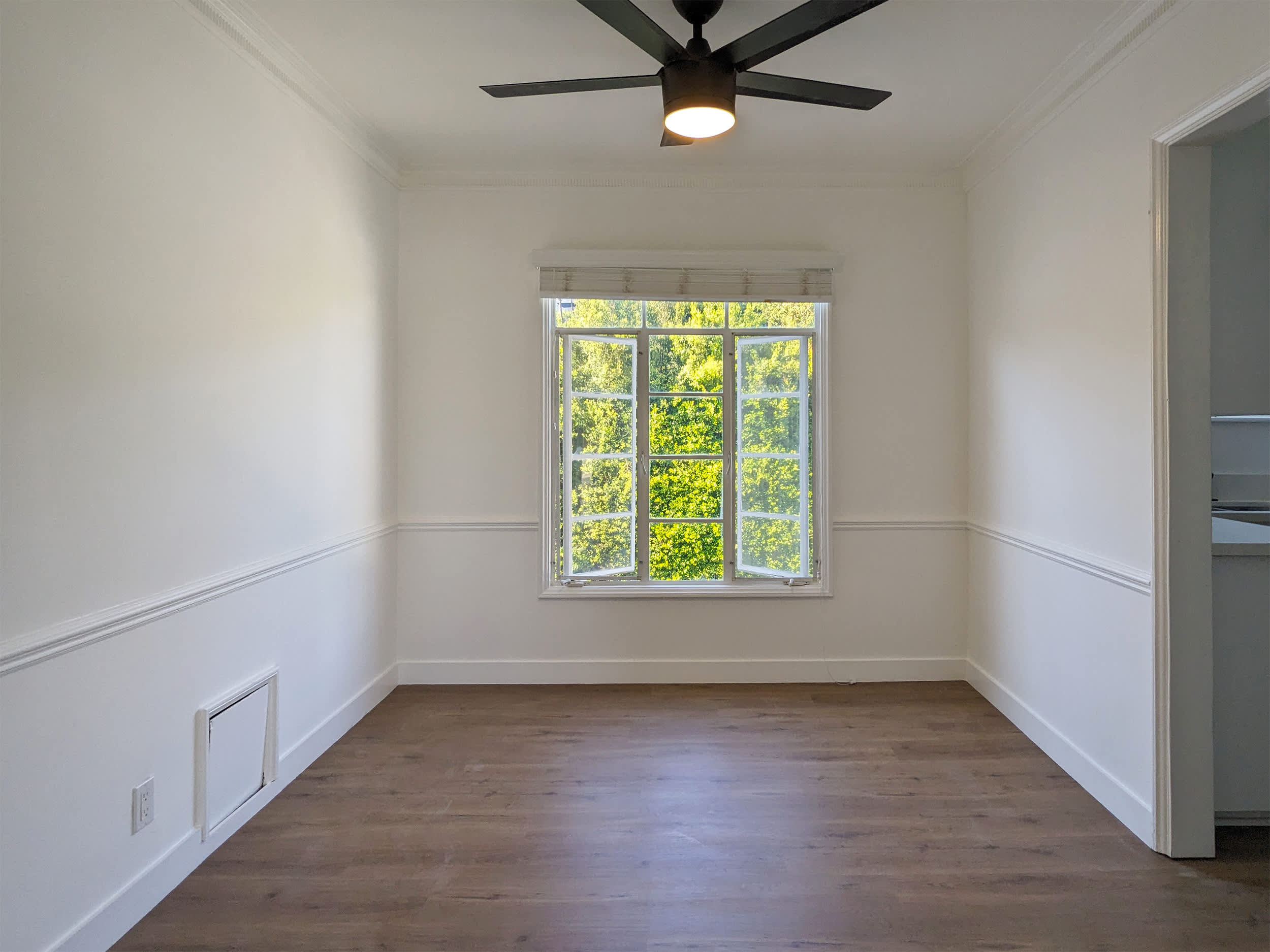 7675 Hollywood Blvd – photo 5