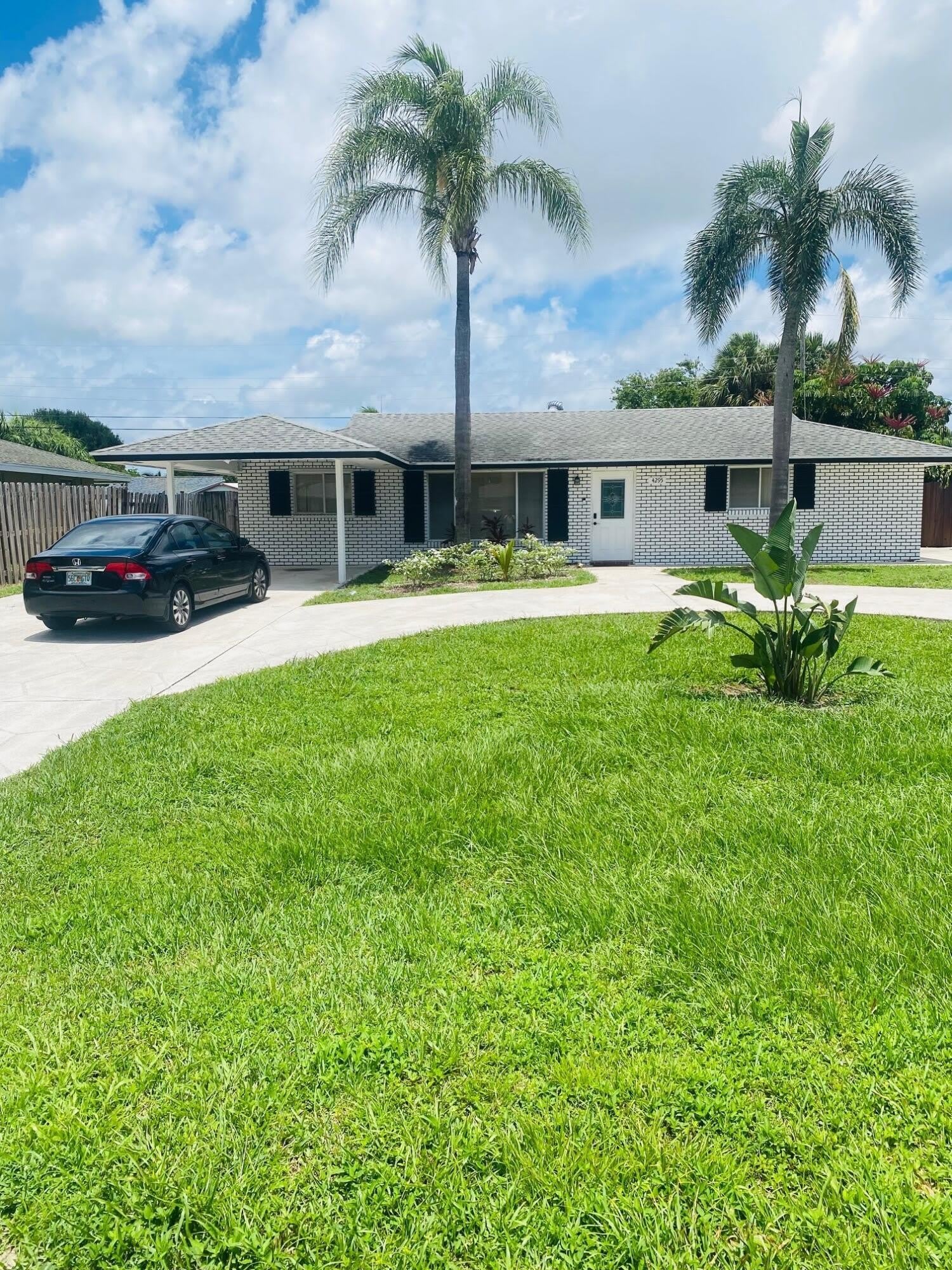 4295 Crestdale Street – photo 1