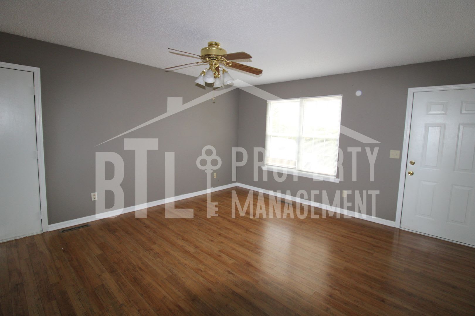 Charming 3-Bedroom Home in Branson – Pet friendly and Fenced yard! – photo 5