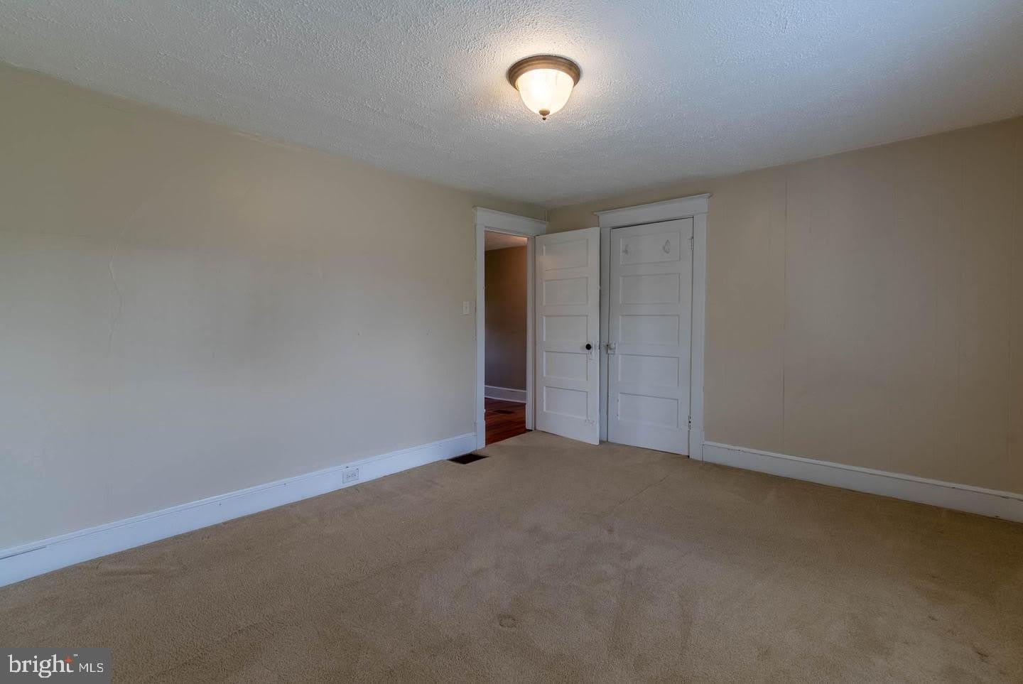 405 PORTER AVE – photo 3