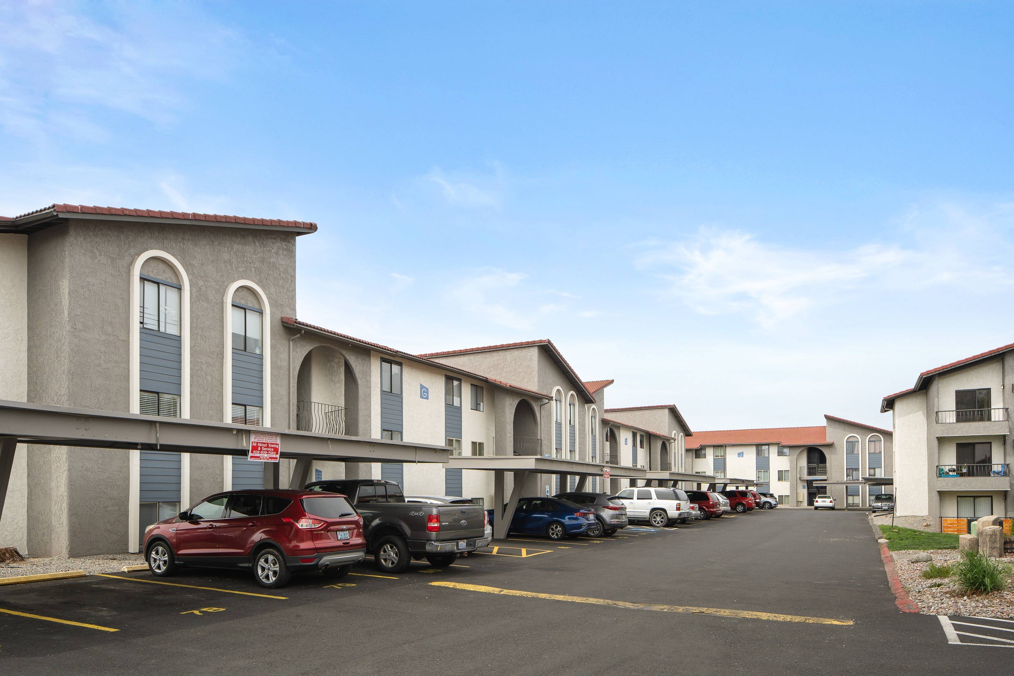Serrano Apartments – photo 4