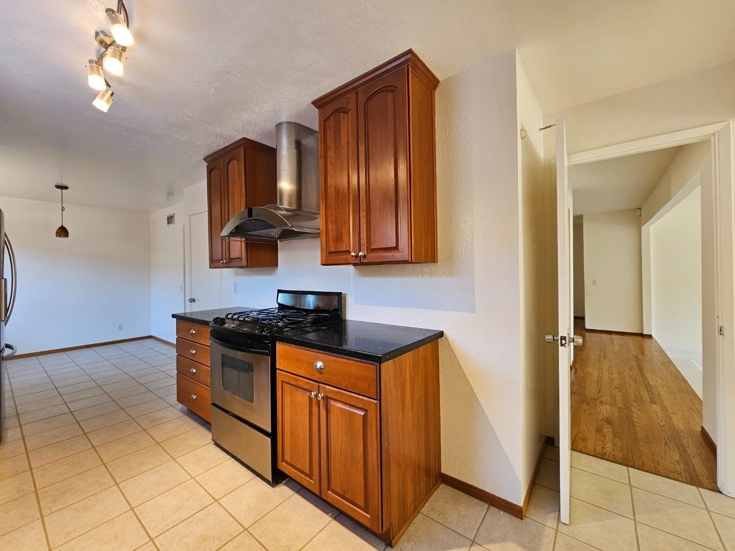 1344 Tarpon St – photo 5