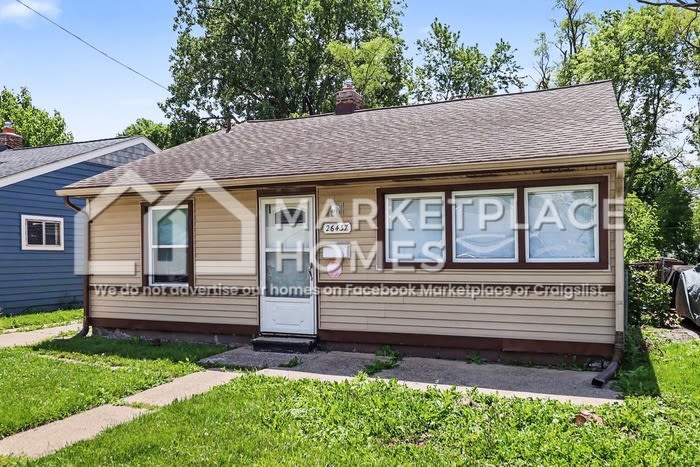 26437 Lehigh St – photo 2