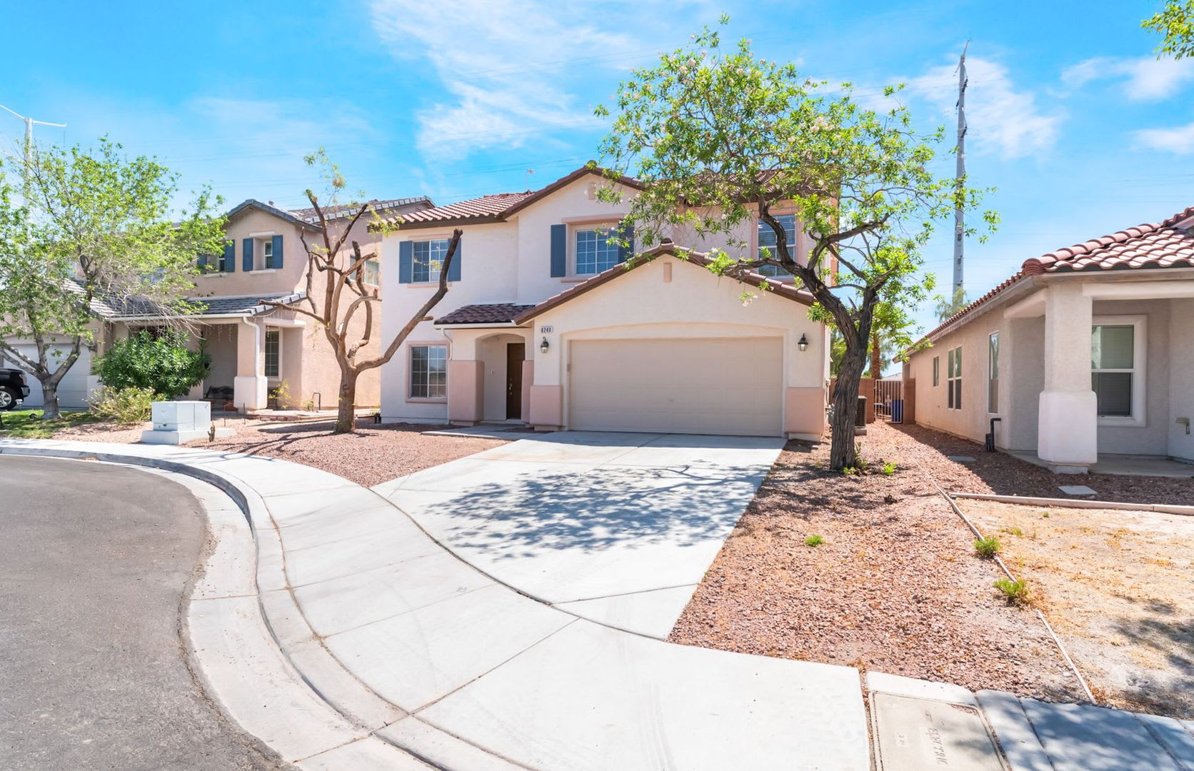 Remodeled 4-Bedroom on a Cul-de-Sac lot in Iron Mountain Ranch – photo 2