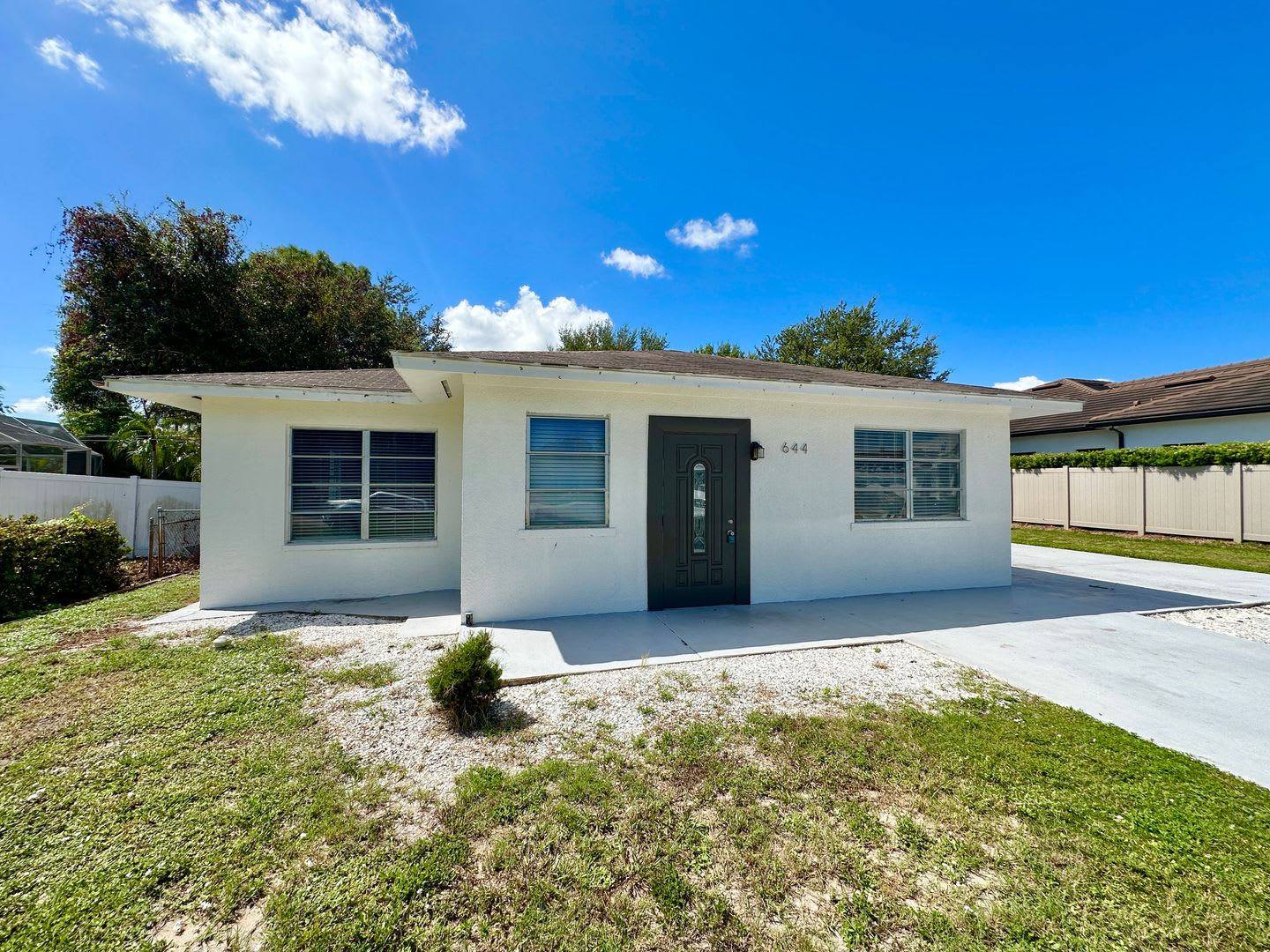Naples Park 3 Bed 3 Bath Attached Garage Pets Ok Annual – photo 2