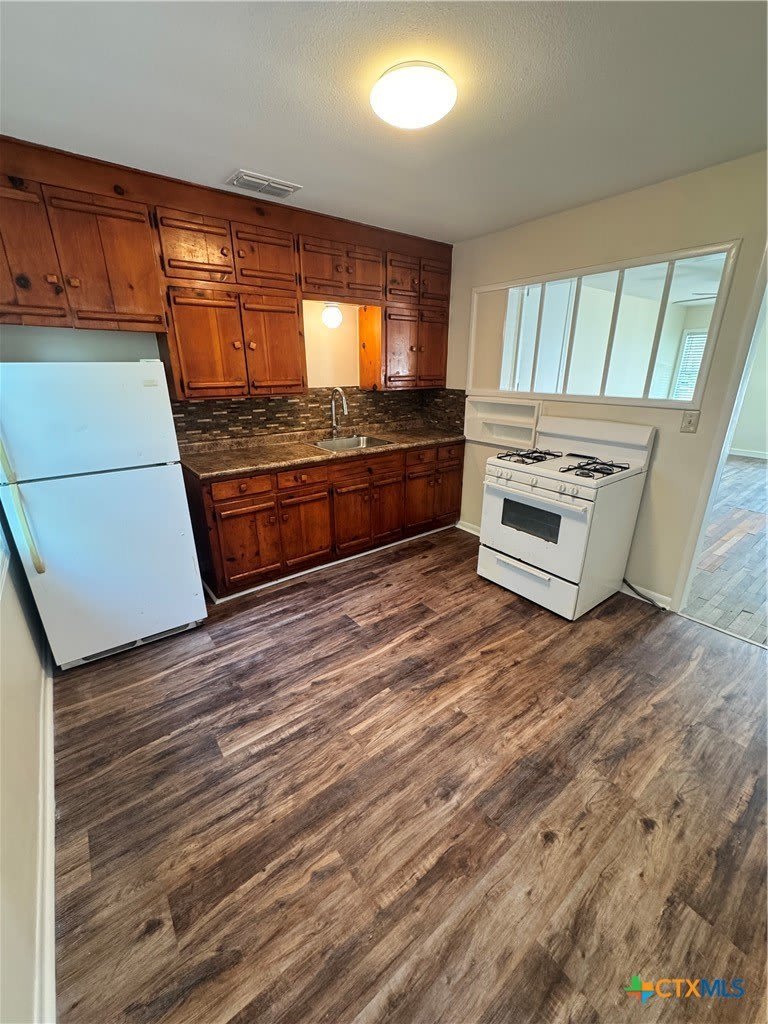 1312 E Mistletoe Avenue – photo 4