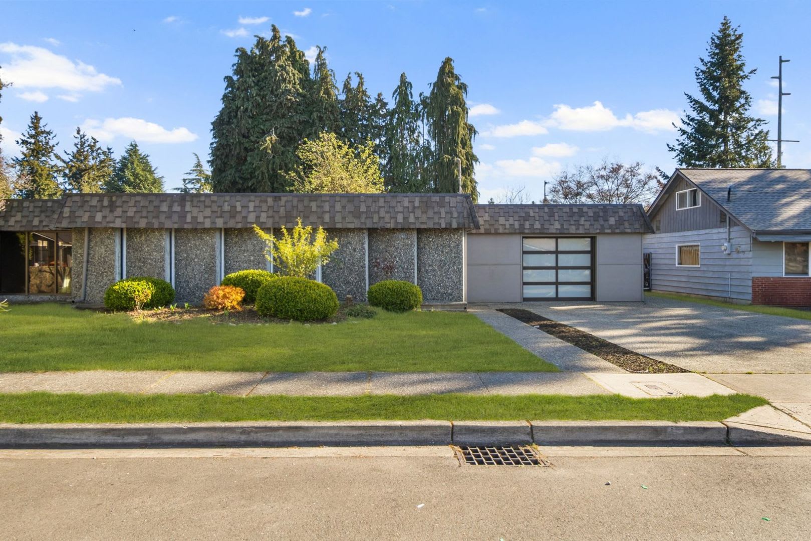 Modern 3-Bedroom Rambler with High-End Finishes & Spacious Backyard – photo 2