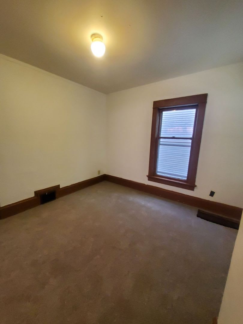 3 Bedroom Single Family – photo 2