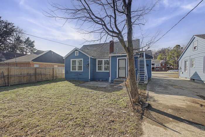1052 National Street – photo 2