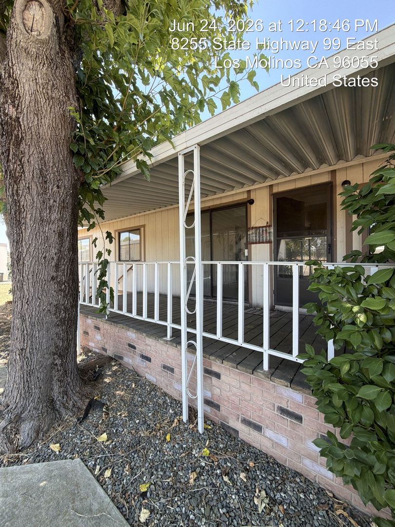 8255 HWY 99 E – photo 4