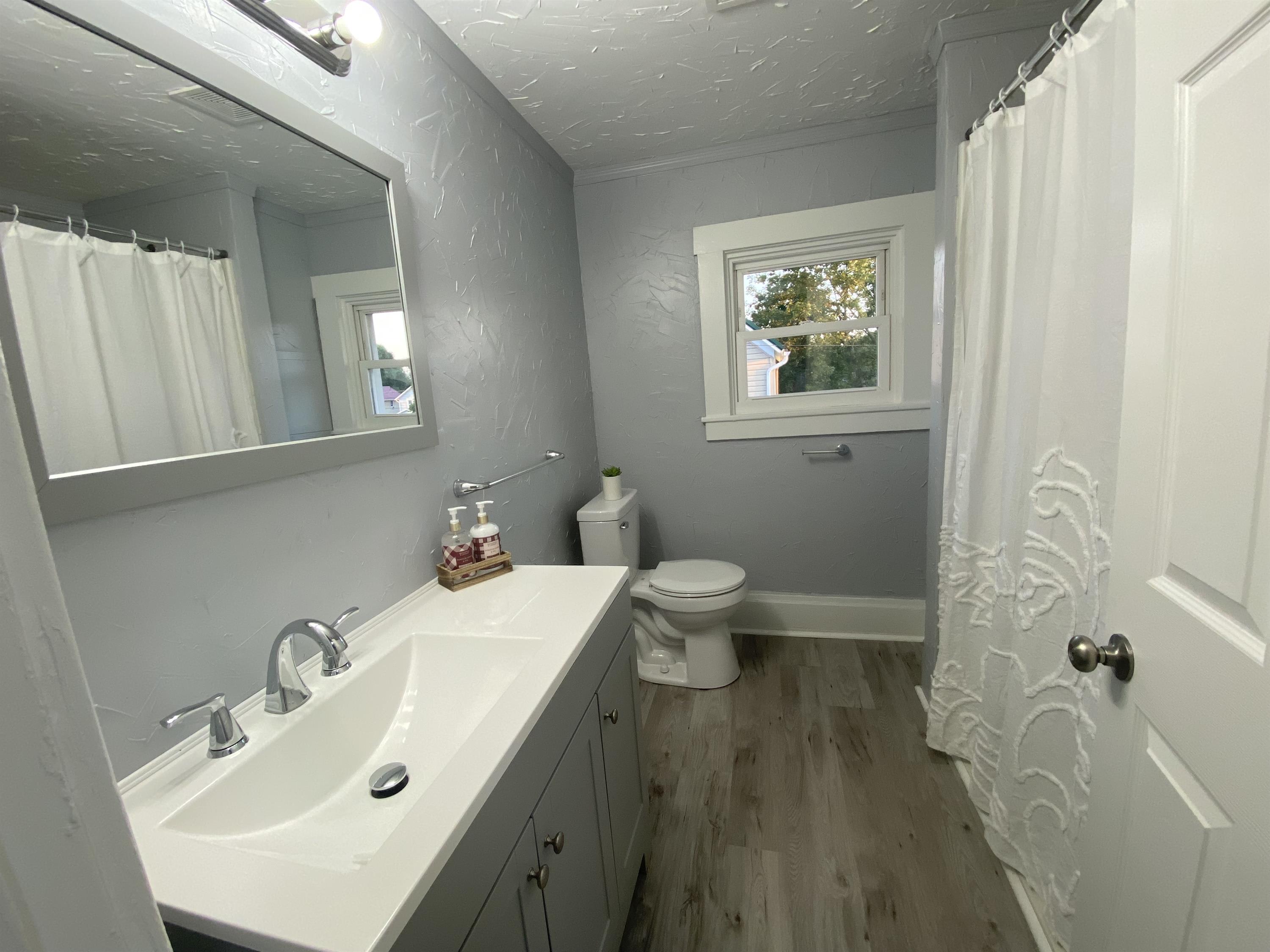 422 South 6th St, 1 – photo 2