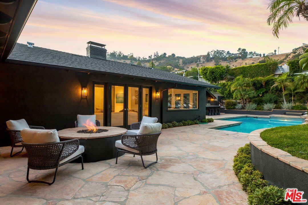 1744 N Doheny Dr – photo 3