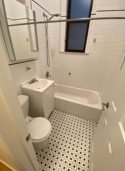 125 E 82nd St – photo 4
