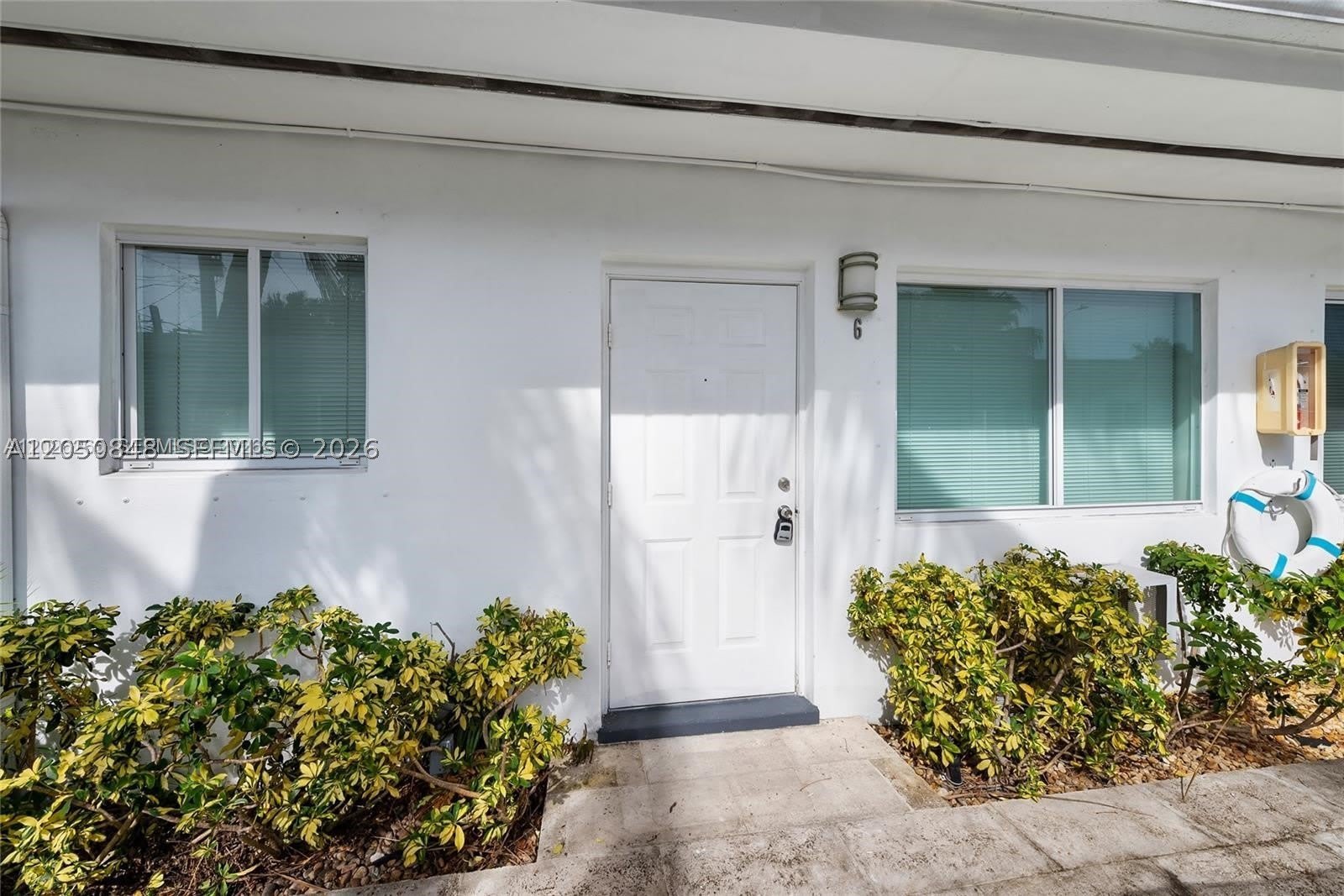 932 Moffett St – photo 2