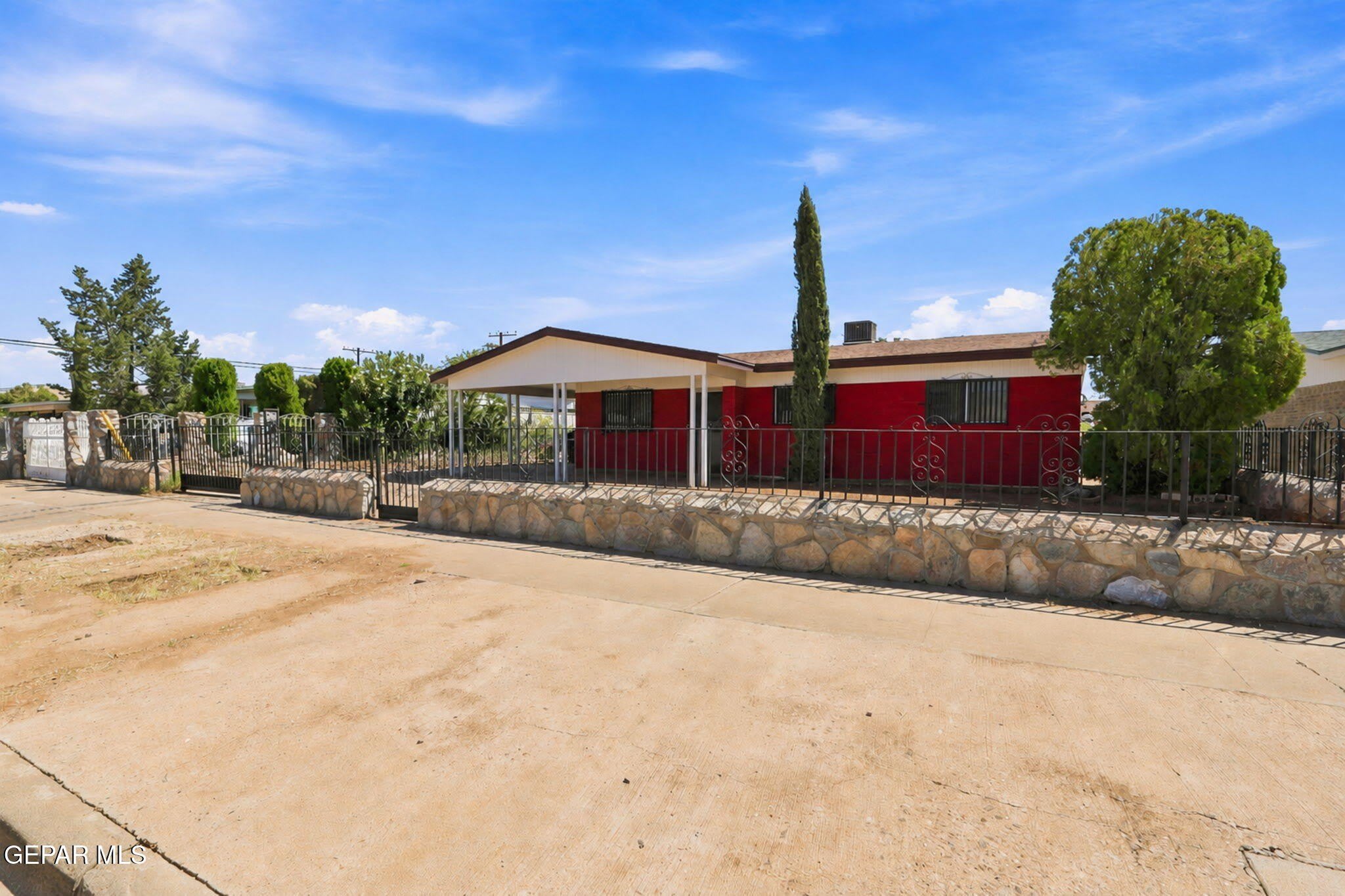 9320 ROANOKE Drive – photo 3