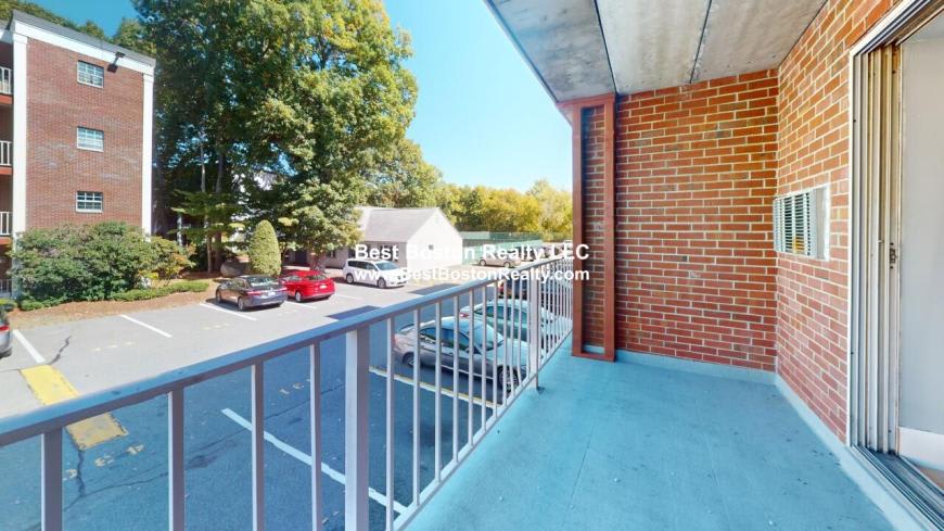 65 Webster St. – photo 4