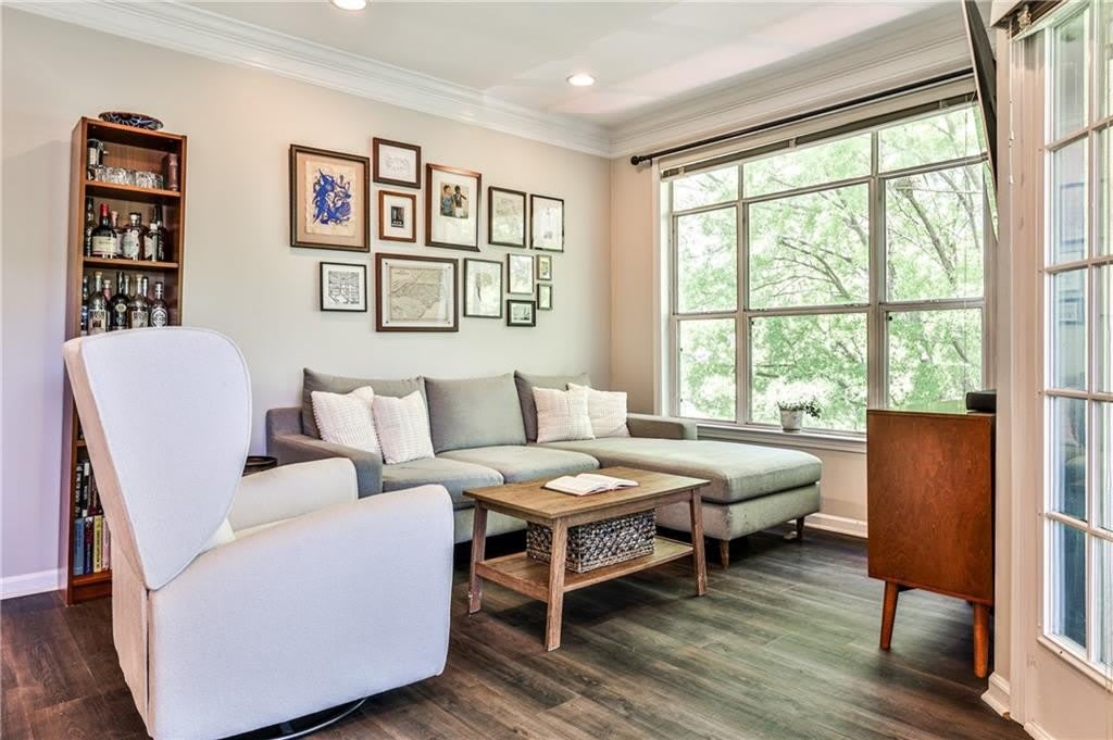 955 Juniper Street NE – photo 2