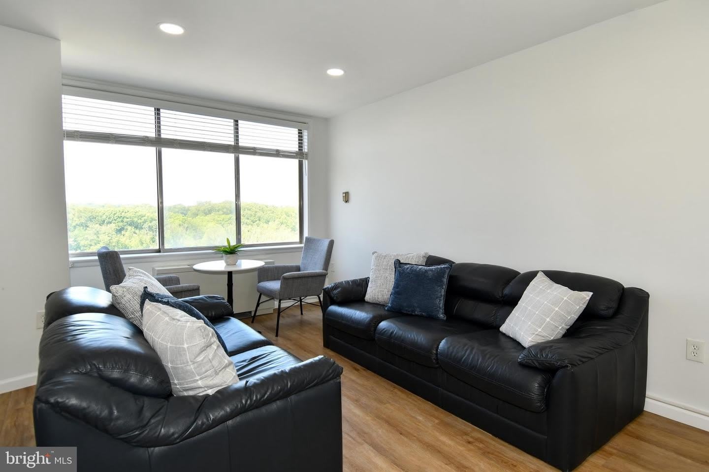 10201 GROSVENOR PL #1702 – photo 4
