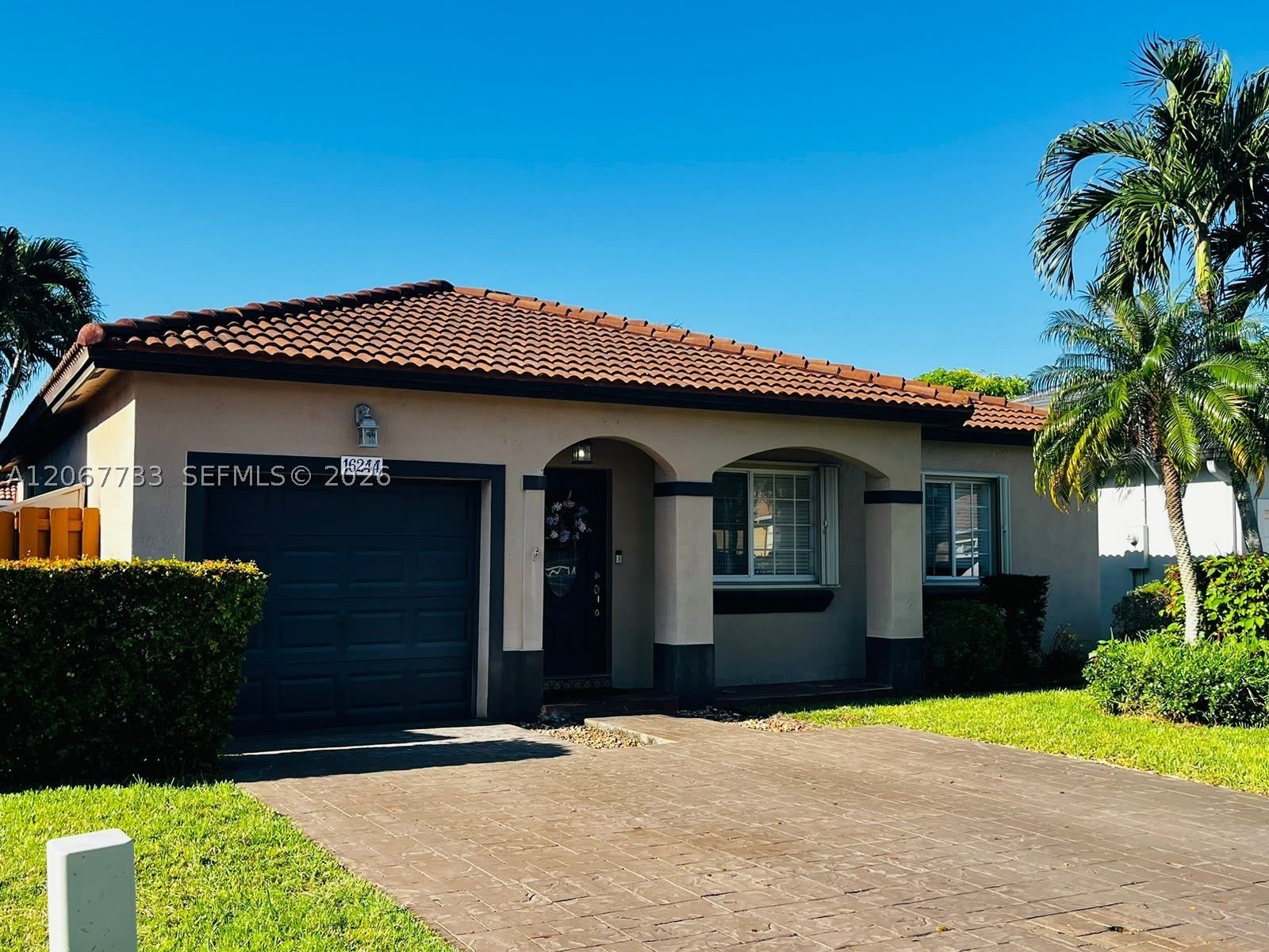 16244 SW 95th St – photo 1