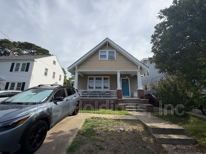 212 Maryland Ave – photo 1