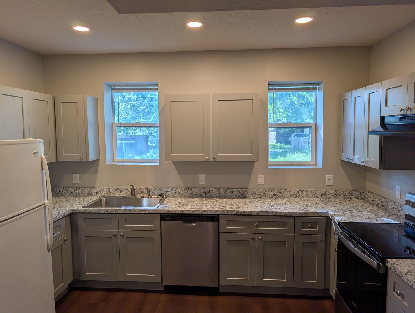 Fully Renovated 2 Bedroom 1 Bath Home – photo 2
