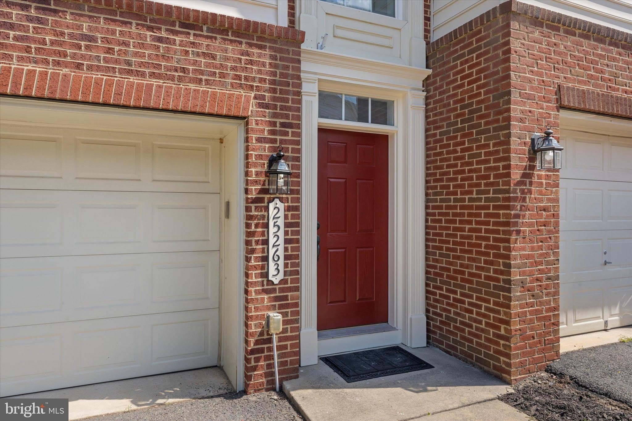 25263 BEACH Place – photo 2