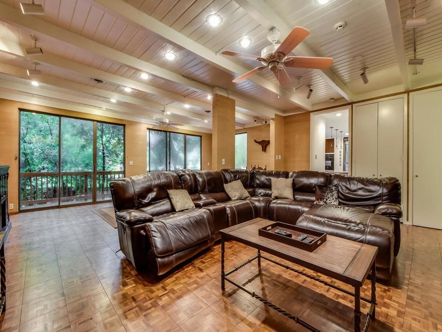 6 BEDROOM 6 BATH HOME W POOL – photo 3
